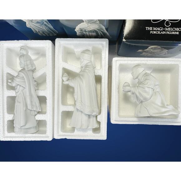 Avon Vintage Nativity Collectibles 14 Pc Orig Boxes Flying Angel Stable READ - Picture 8 of 16